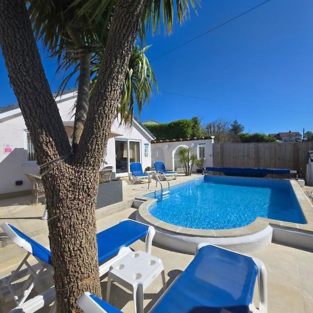 Family Bungalow With Private Pool Kilgetty Exterior photo